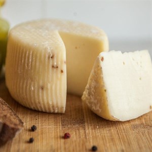 Сыр полутвердый (пиренейский), коровье молоко