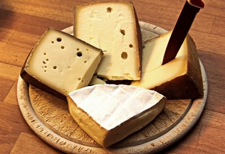 Сыр полутвердый (швейцарский), коровье молоко