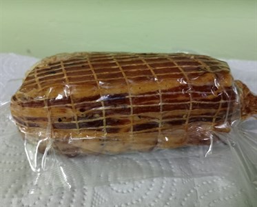 Бекон свиной сыровяленый (примерный вес 300-350 гр.)